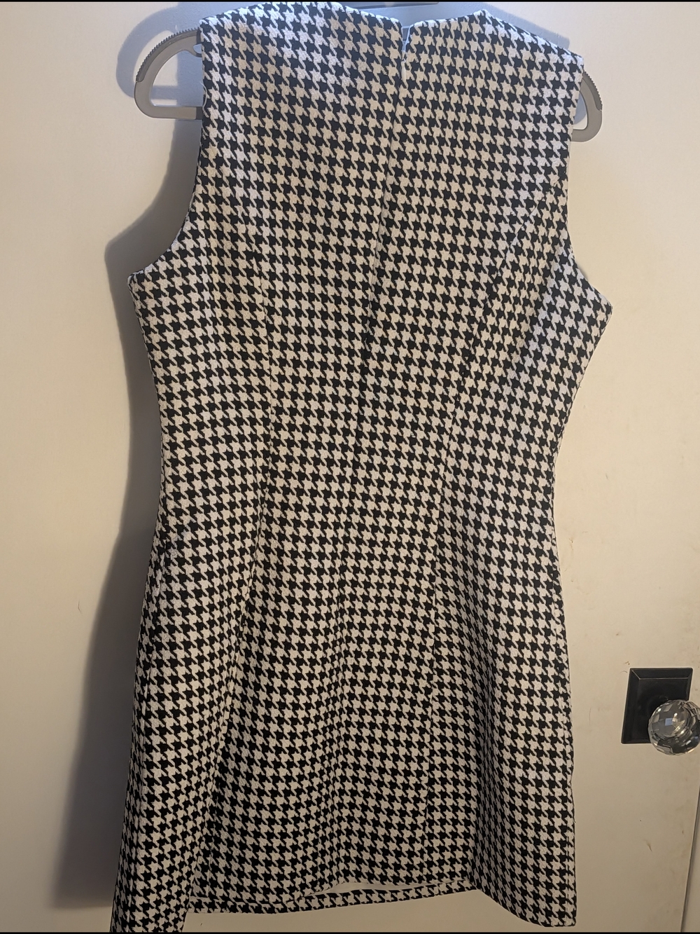 Commense Black & White Houndstooth Sleeveless Mini Dress - Picture 6 of 8
